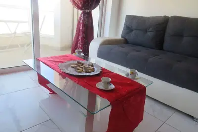 Image de Crystal Cove, Modernly finished & Steps away from seafront apartment