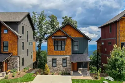 Image de Blue Ridge Bliss - Brmc amenities, views, firepit, indoor and outdoor gas fireplace