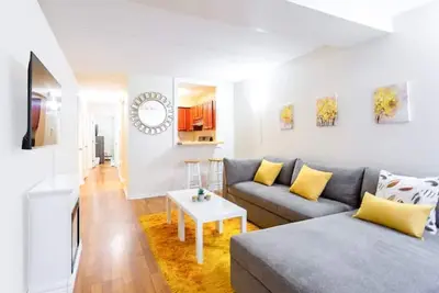 Image de *Bright Modern 2 Br Walk-in Apt*