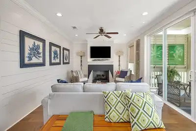 Image de 2 Pools! 3br, 2. 5ba, Stunning Complex