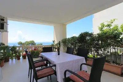 Image de Appartement de deux chambres avec la terrasse et la vue sur le mer Brela, Makarska (A-20598-b)