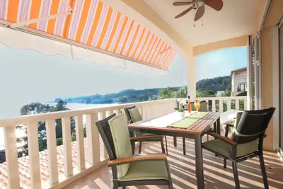 Image de Appartement de deux chambres avec la terrasse et la vue sur le mer Baie Gradina, Korcula (A-20658-a)