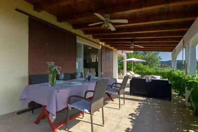 Image de Appartement de deux chambres avec la terrasse et la vue sur le mer Baie Gradina, Korcula (A-20658-b)