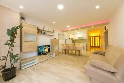 Image de Appartement de trois chambres avec la terrasse et la vue sur le mer Brela, Makarska (A-20778-b)