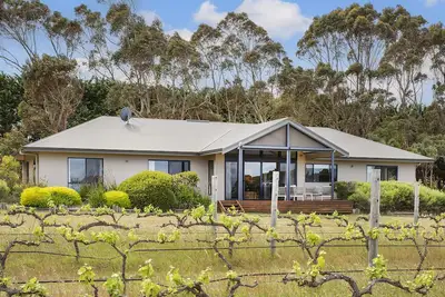 Image de Dusty Vines—Rural Elegance at Arimia Vineyards