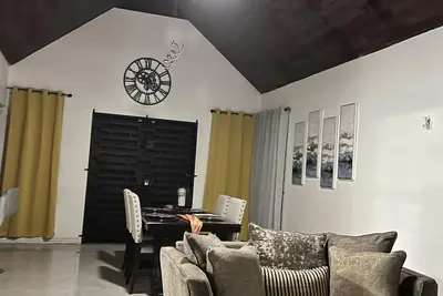 Image de Remodeled Vacation home on private property