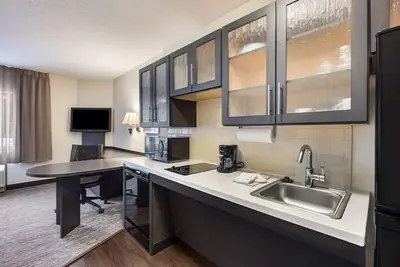 Enjoy a Hassle-Free Stay, Parking, Kitchen, Pet-Friendly Property