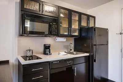 Image de Ray Bradbury Experience Museum Tour! Kitchen, Pets Allowed