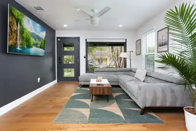 Image de Omg! Private Pool and Hot Tub Paradise! * 4/3 Beautiful Entire House * The Pearl & Downtown Attract