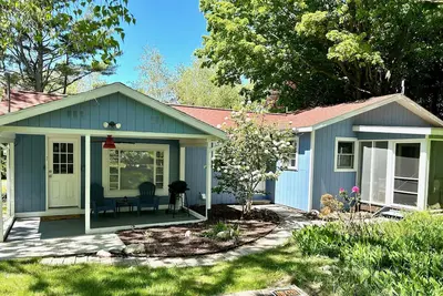 Image de Freshwater Cottage - Across from Lake Michigan and minutes from Bass Lake