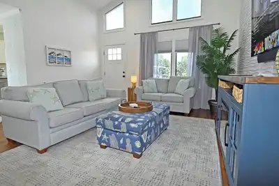 Image de Newly Renovated 2br Villa l Pool Access l Close to Beach