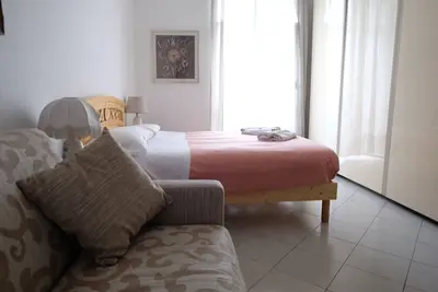 Cozy finely furnished apartment for families and groups!