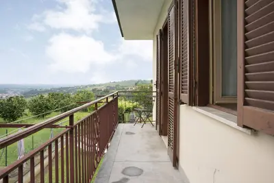 Maison de vacances 'Casa Pianezzo Dogliani' avec vue sur la montagne, piscine privée et Wi-Fi