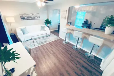 Image de Newly Remodeled Oasis | Fast WiFi + Vit C Shower