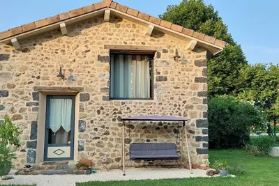 Image de Charmante petite maison en pierre avec piscine privée