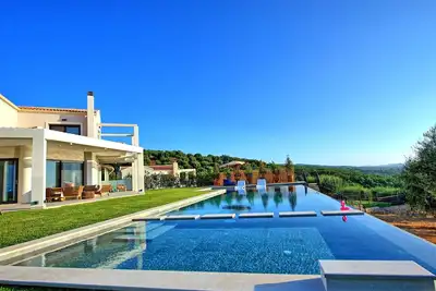 Image de Villa Acropolitana - Villa de luxe avec piscine privée en location vacances à Corfou