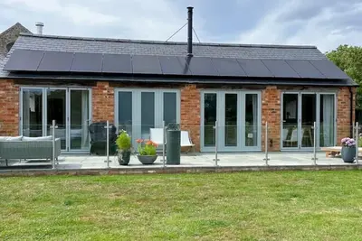 Image de Stylish Barn Retreat in Rural Farm Location