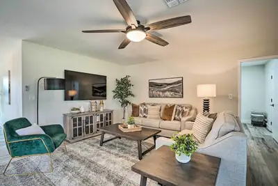Image de Patio, Grill: Home on Golf Course in Sun City!