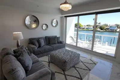 Image de 204, Water View-Clearwater Bch in 6 min, Pool/Gym