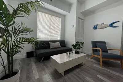 Image de Beautiful 2bed/1 bath apt w/parking great location