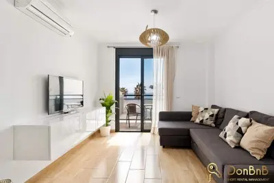 Image de Appartement cozy avec vue sur la mer et parking privé à Fuengirola