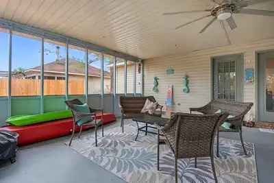 Image de Gulf Brz-Beaches, Canal, Dwntwn Pns, Pet friendly