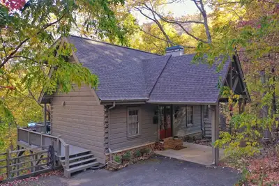 Image de Enjoy cookouts on the deck and peaceful valley views! - Elemental Bliss