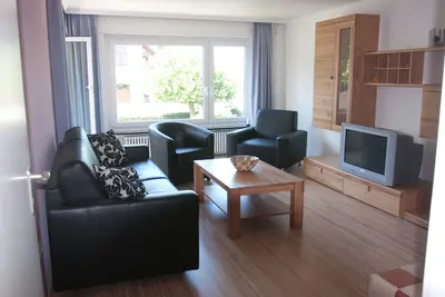 Image de Apartment \"Altbau\" 1st floor, 60sqm, 1 bedroom, 1 living/sleeping area max. 4 persons