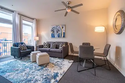 Elegant Penthouse Studio with Parking!