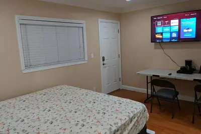 Image de 2 Beds-1 Bath In A Duplex Closed To San Jose Airport Away 1. 6m