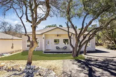 Image de Minutes from the Lake! Newly built Canyon Lake Getaway Home!