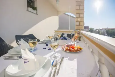 Image de Appartement de deux chambres avec la terrasse Vir (A-20750-a)