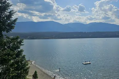 Lakeside 3 bed townhome w/ private beach access!