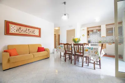 Trilo 7pl with 2 Bathrooms * 200mt from the waterfront