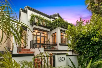 Image de Reef Mall - Contemporary Mediterranean Estate with Spectacular Mountain Views
