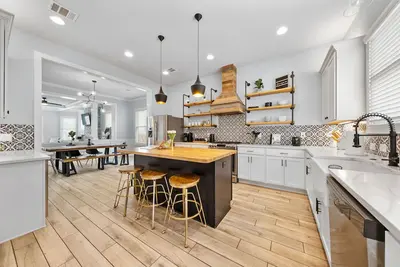 Image de Luxury Modern Farmhouse- Hot Tub-Tower Views-5mins to Downtown-Pearl-River Walk