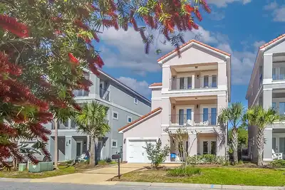 Image de Dream Home! Elegant Retreat for Large Parties in Secluded Setting!