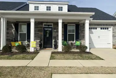 Image de New community townhouse, 8. 8 miles from Masters Golf Tournament.