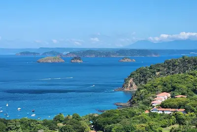Image de Ocean view condo perched on a ridge overlooking Ocotal Beach