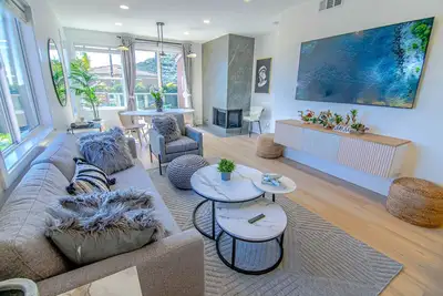 Image de Ultra Lux 2bed & 2bath /Stunning Design & gorgeous views - Close to beach & Pch