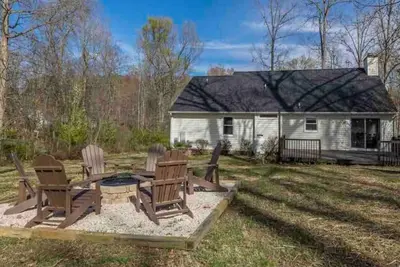 Image de Greensboro Getaway:Hot Tub/K Bed/Hammock/Firepit