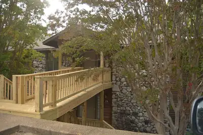 Image de Forest view, log-sided two bedroom, two bath condo on Lake Ouachita. by RedAwning