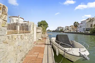 Image de Maison de vacances Empuriabrava pour 1 - 8 personnes avec 4 chambres à coucher - Maison de vacances