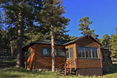 Image de Ypsilon- Lifetime experience-Historic cabin Inside Rocky Mountain National Park.