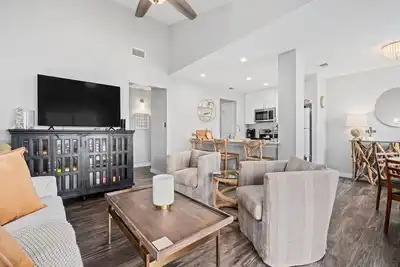 Image de Little's Toasty Coasty | Pool Access, Canal Views