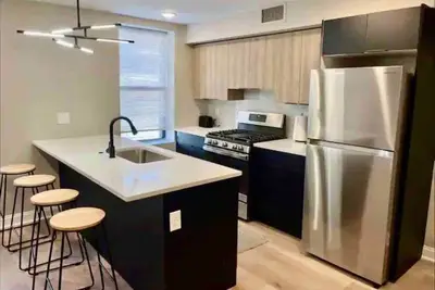 close to convention & centercity unit 4