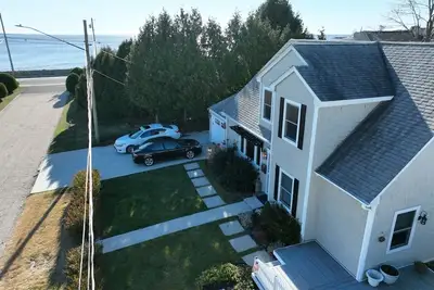 Image de Cozy Cottage w/Lighthouse Views - Private Beach - Dedicated Office