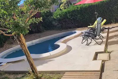 Image de Logement en copropriété type F2 climatiser avec piscine