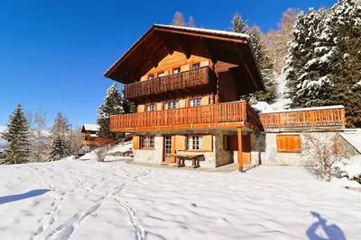 Image de Extérieur : Chalet de 6 pièces, situé au centre du village, direction Chandolin, terrasse orienté su