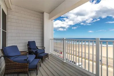 Image de High Rise Luxury Oceanfront Condo, 5th Floor. Close to Everything, Epic Views!
